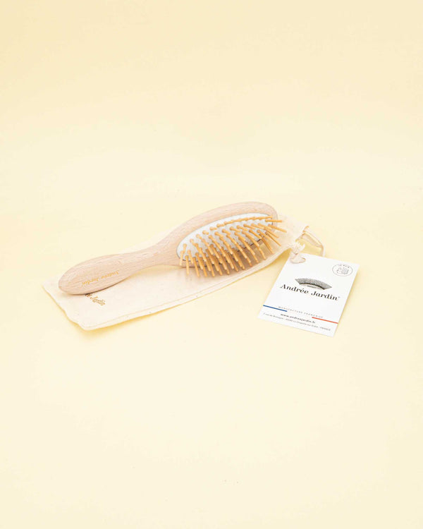 Petite brosse à cheveux - Picots de bois - Démêlante_Andrée Jardin_The Trust Society